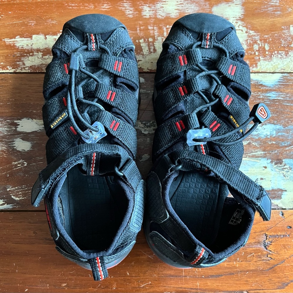 Keen Black and Red Water Shoes Size 1